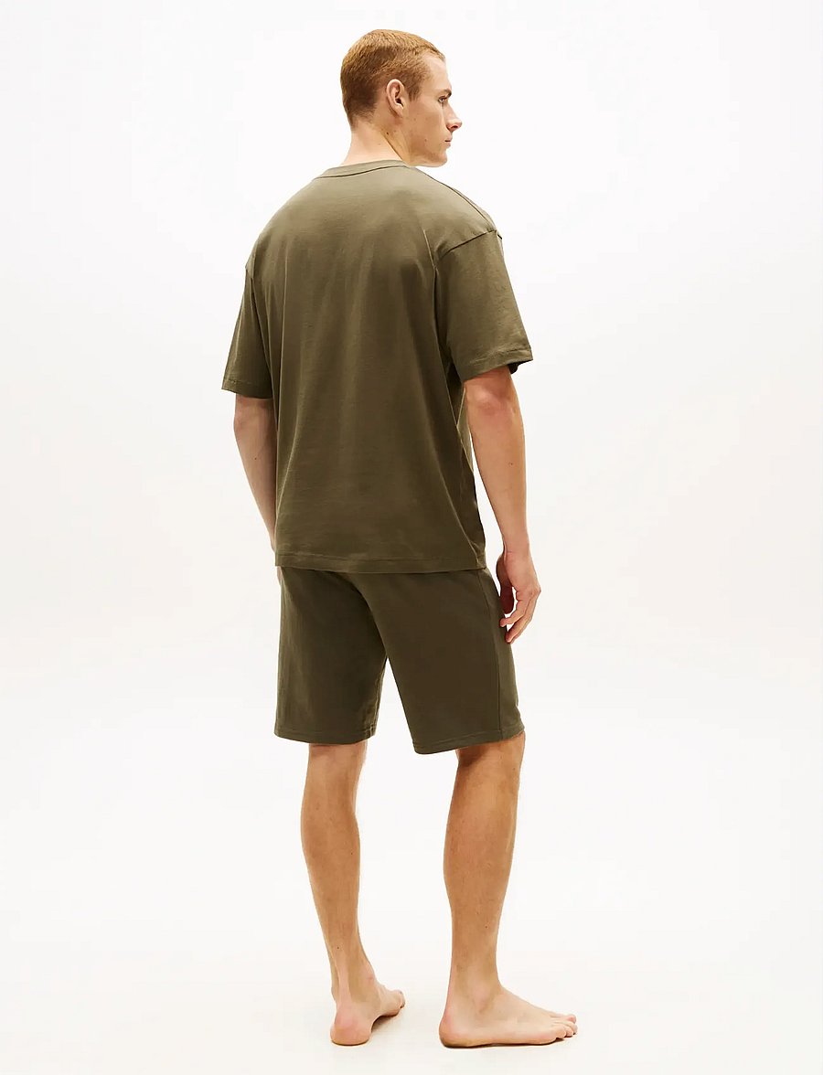 Tommy Hilfiger - SS LOGO TEE - kurzärmelige t-shirts - army green - 2