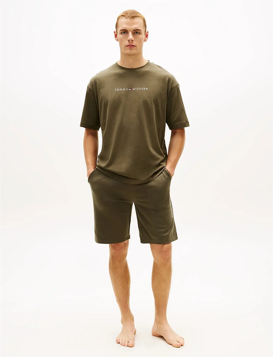 Tommy Hilfiger - SS LOGO TEE - kurzärmelige t-shirts - army green - 3