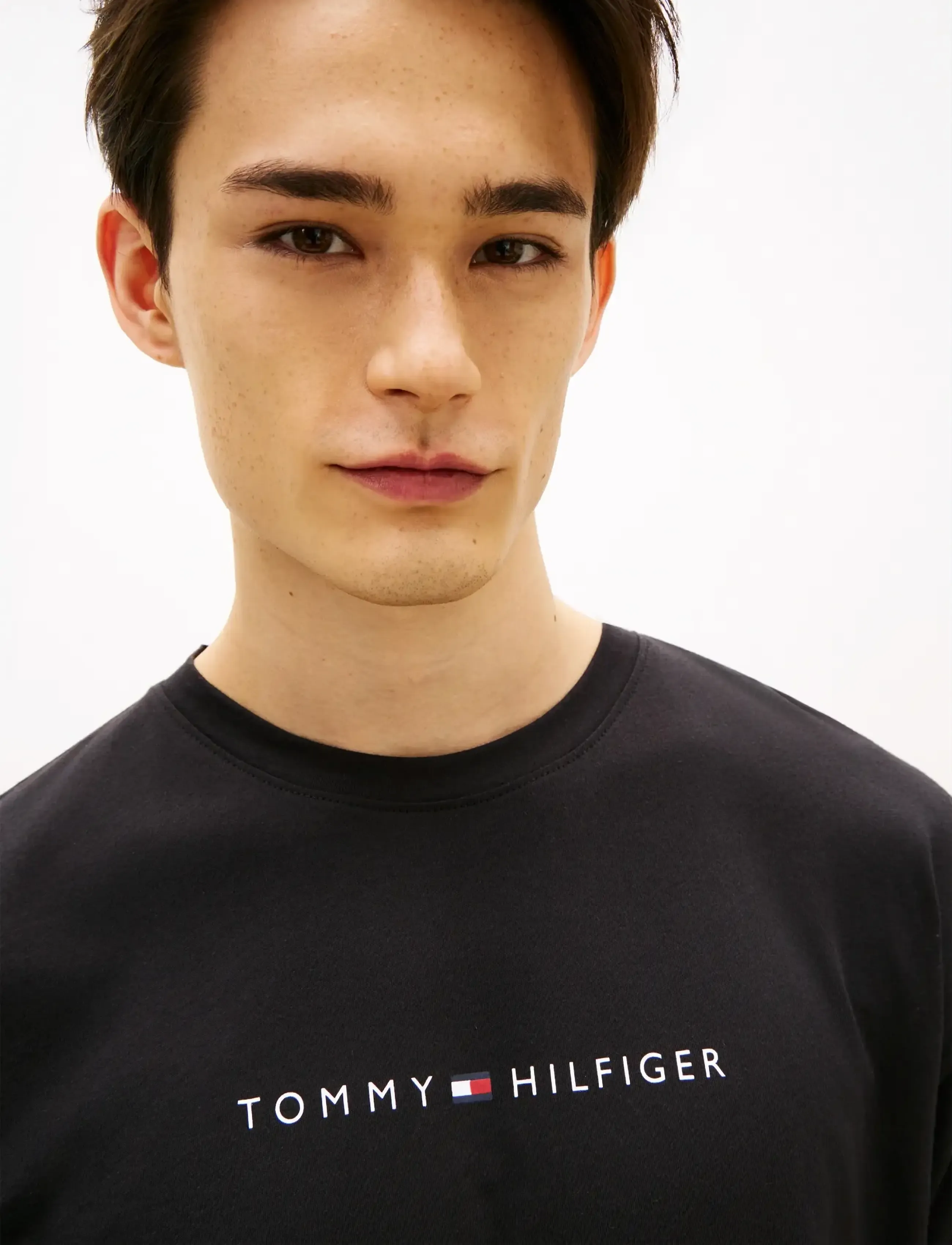 Tommy Hilfiger - SS LOGO TEE - kortærmede t-shirts - black - 4