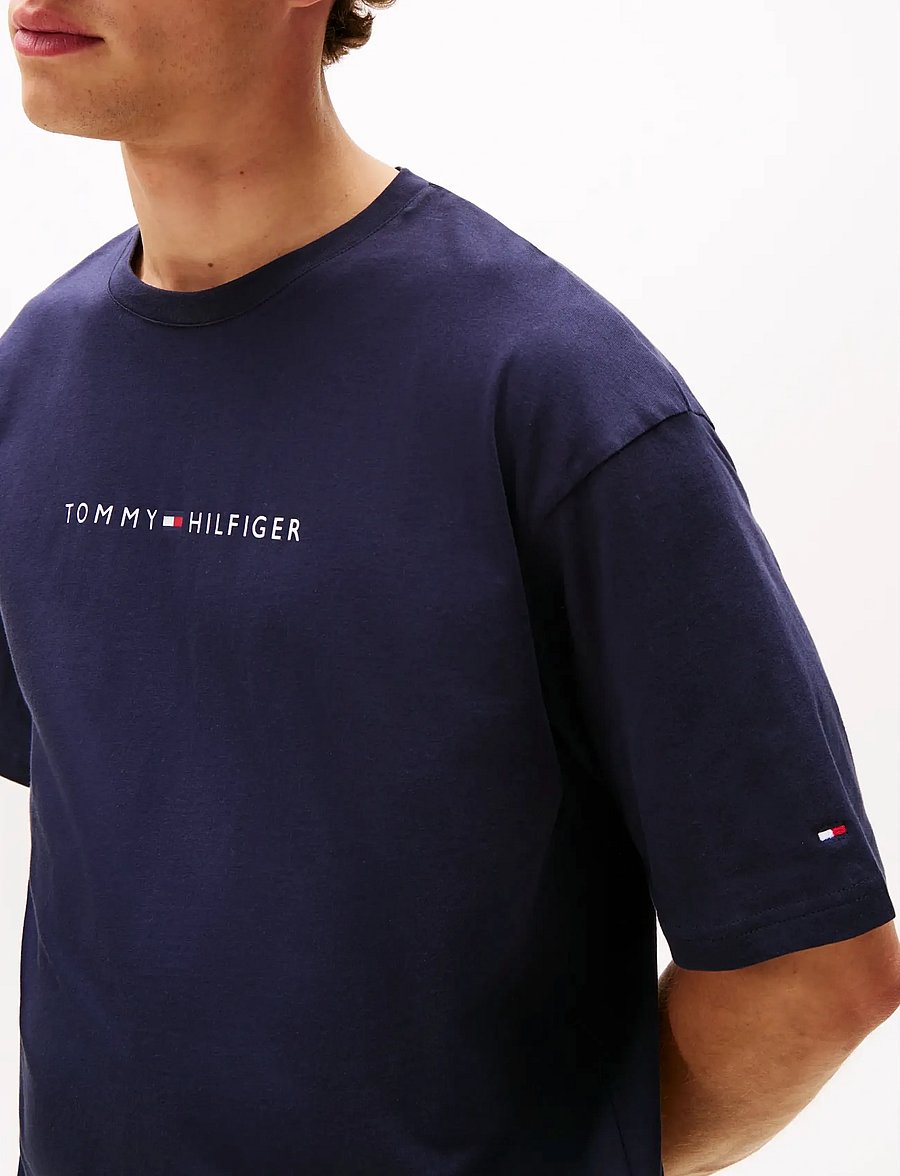 Tommy Hilfiger - SS TEE CONT. LOGO - short-sleeved t-shirts - desert sky - 4
