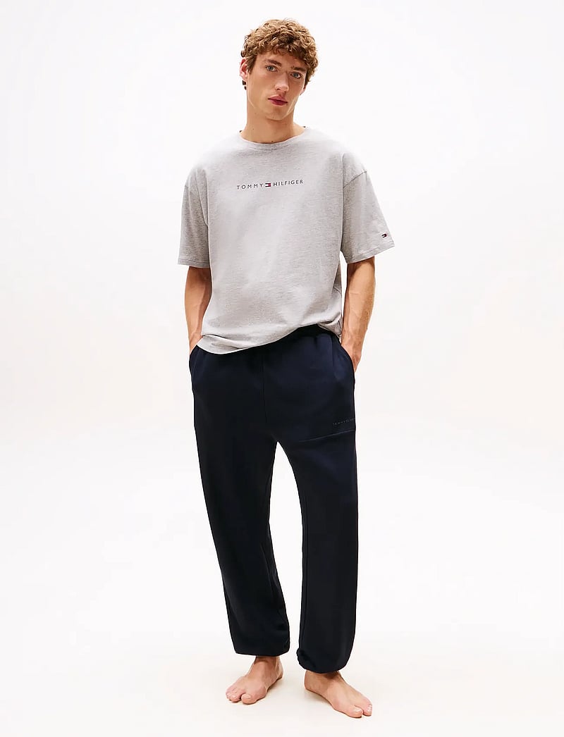 Tommy Hilfiger - SS TEE CONT. LOGO - kortärmade t-shirts - light grey heather - 3