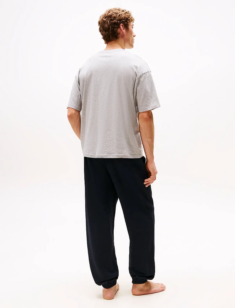 Tommy Hilfiger - SS TEE CONT. LOGO - kortärmade t-shirts - light grey heather - 4