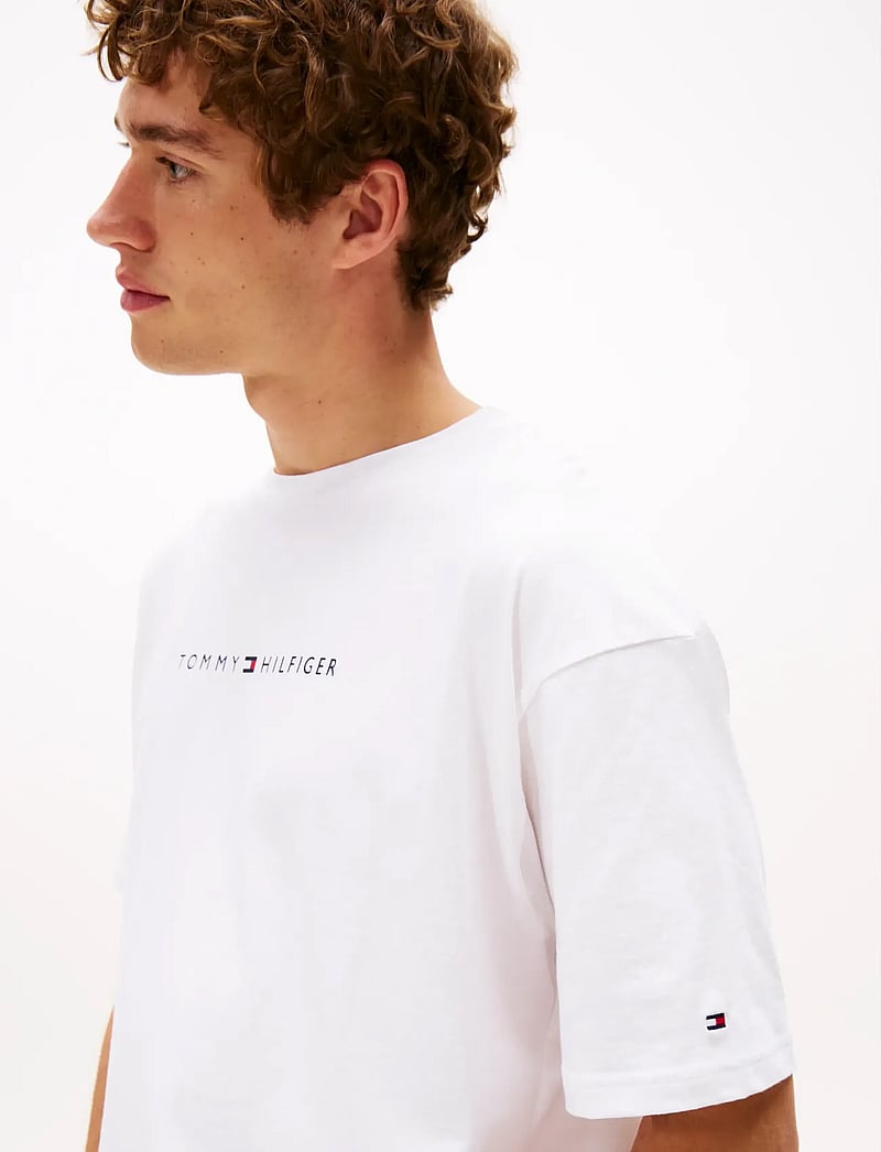 Tommy Hilfiger - SS TEE CONT. LOGO - short-sleeved t-shirts - th optic white - 4