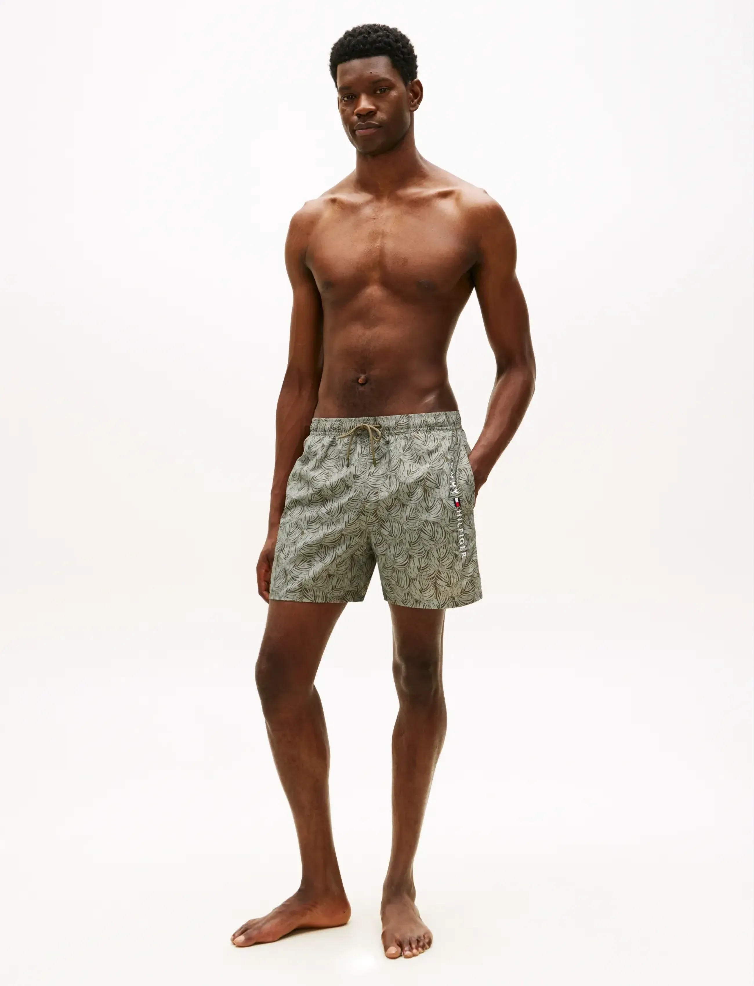 Tommy Hilfiger - MEDIUM DRAWSTRING PRINT - swim shorts - palm leaf army green - 3