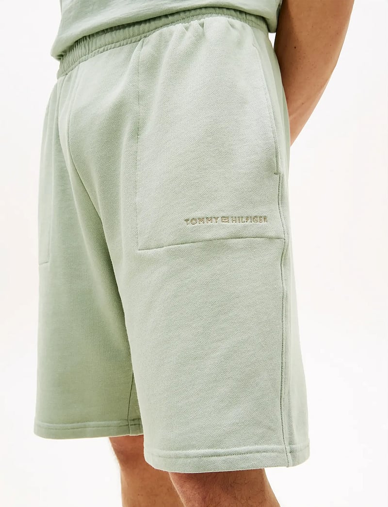 Tommy Hilfiger - TRACK SHORT - shorts - minty grey - 4