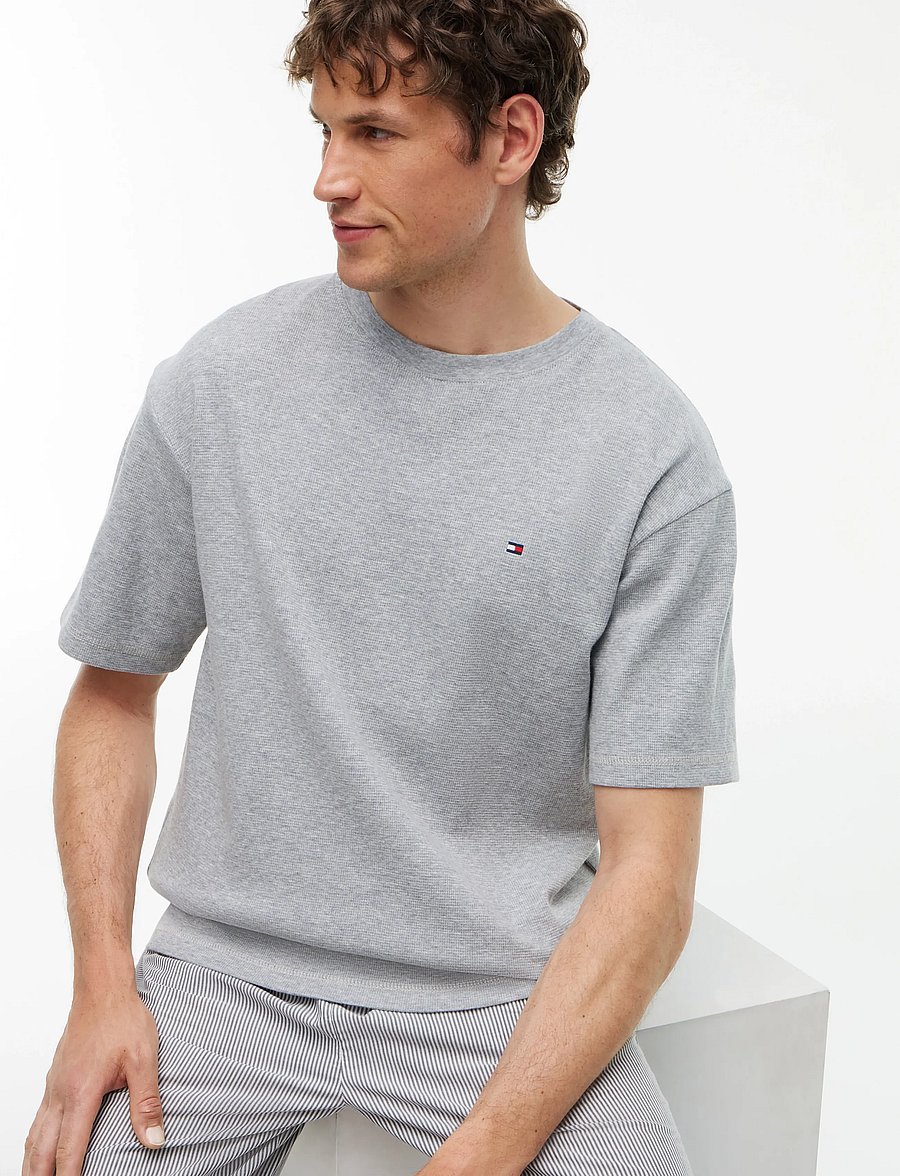 Tommy Hilfiger - WAFFLE SS TEE - kortærmede t-shirts - light grey heather - 3