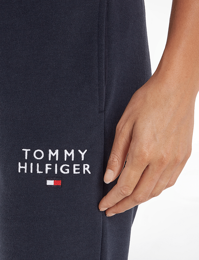 Tommy Hilfiger - TRACK PANTS - alltags-style - desert sky - 5