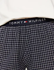 Tommy Hilfiger - SS JERSEY PJ SET - pysjamas - ivory / desert sky grid check - 7