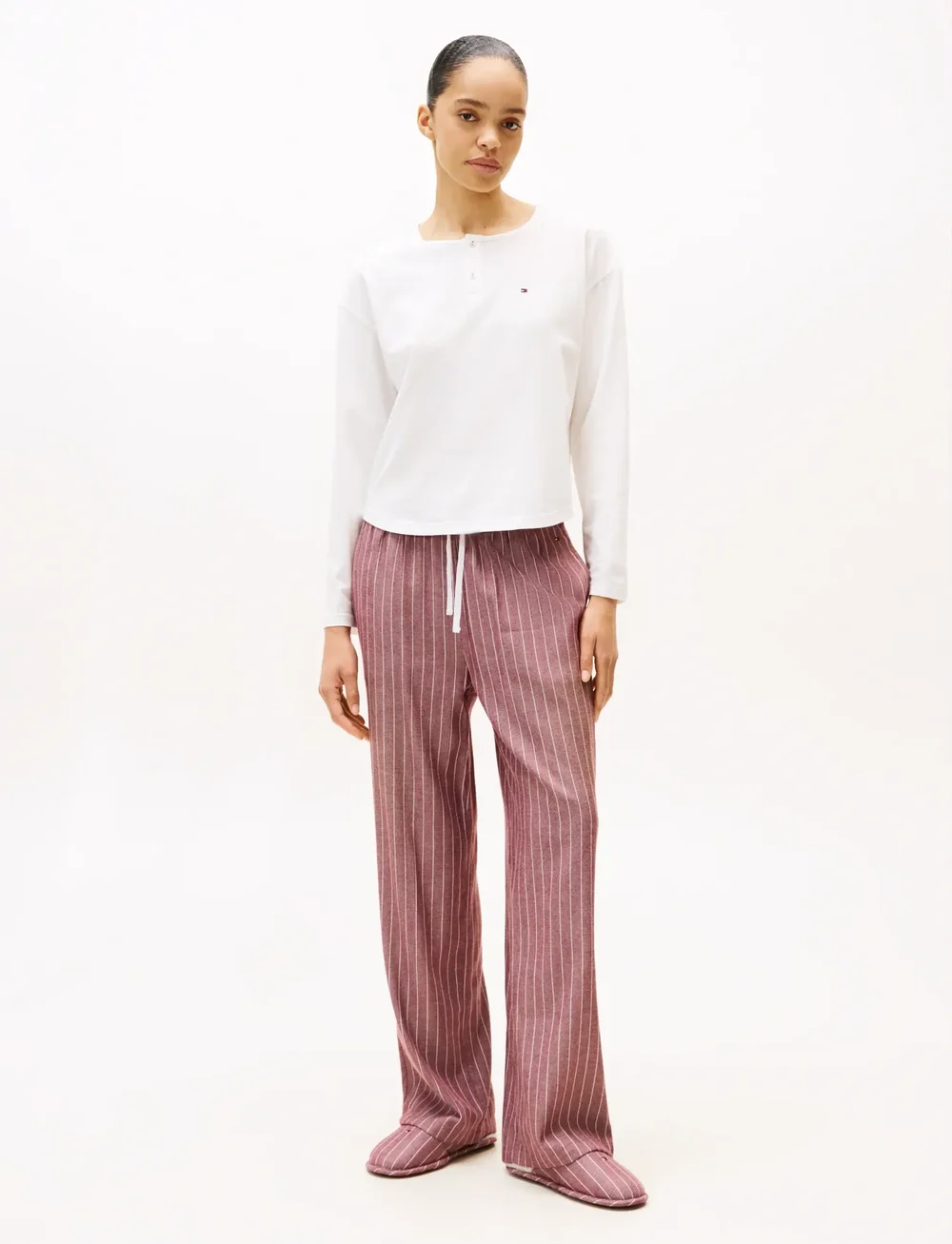 Tommy Hilfiger - GIFT LS TEE FLNL SET W.SLIPPERS - pyjamas - ecru / thin stripe rouge - 0