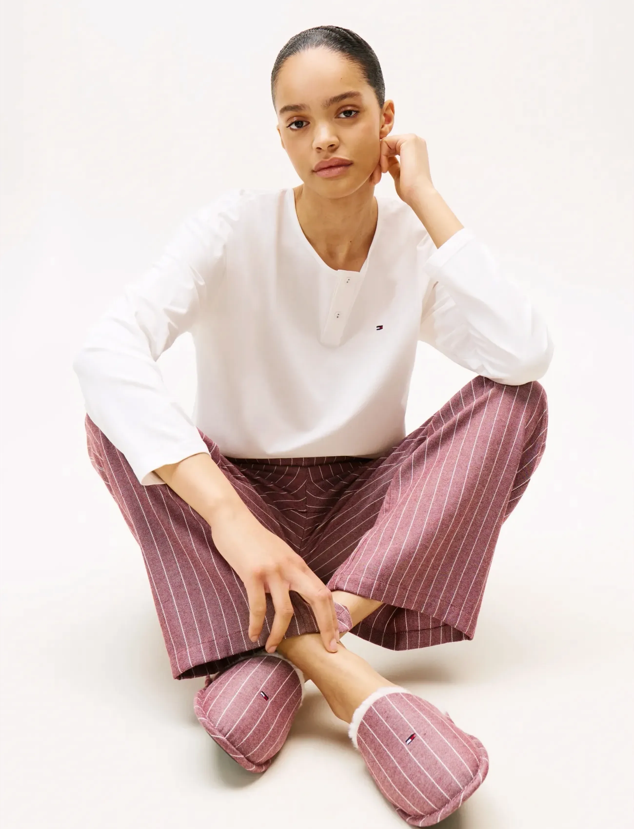 Tommy Hilfiger - GIFT LS TEE FLNL SET W.SLIPPERS - pyjamas - ecru   thin stripe rouge - 3