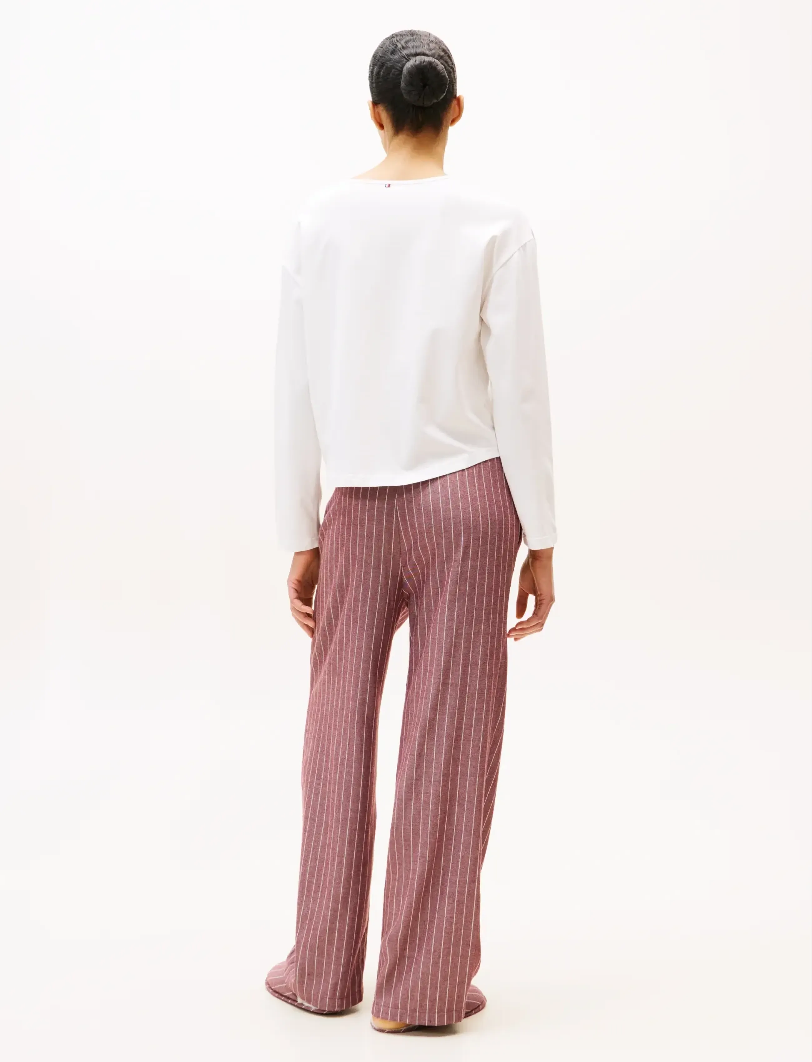 Tommy Hilfiger - GIFT LS TEE FLNL SET W.SLIPPERS - pyjamas - ecru   thin stripe rouge - 4