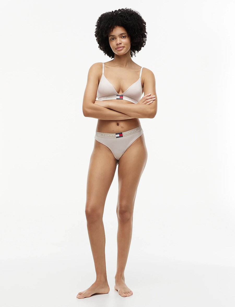 Tommy Hilfiger - SHINE WB THONG (EXT.SIZES) - thongs - cashmere creme - 2