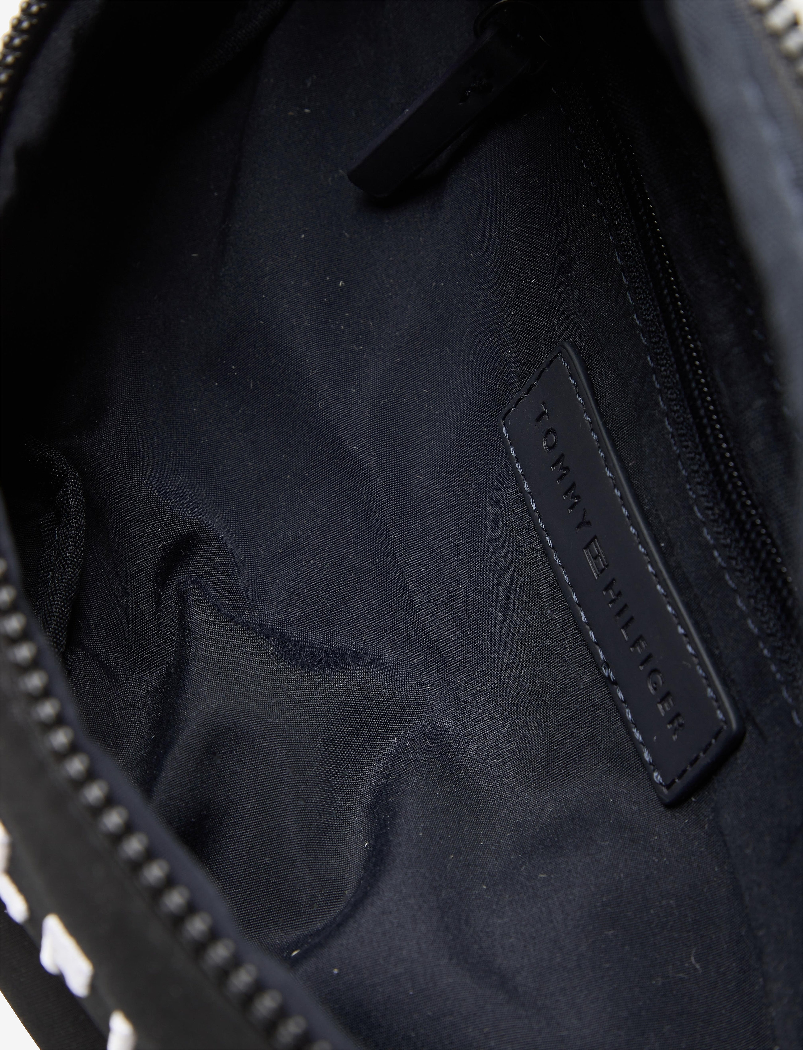 Tommy Hilfiger - TH ESTABLISHED CROSSBODY BAG - black - 3