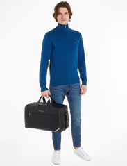 Tommy Hilfiger - TH CENTRAL DUFFLE - torby weekendowe - black - 1