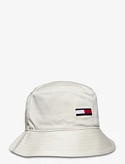 Tommy Hilfiger - TJM ELONGATED FLAG BUCKET HAT - skrybėlės ir kepurės su snapeliu - newsprint - 0