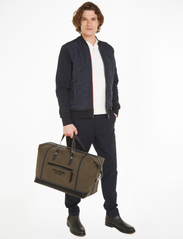 Tommy Hilfiger - TH PREP CLASSIC DUFFLE - weekend bags - olive - 6