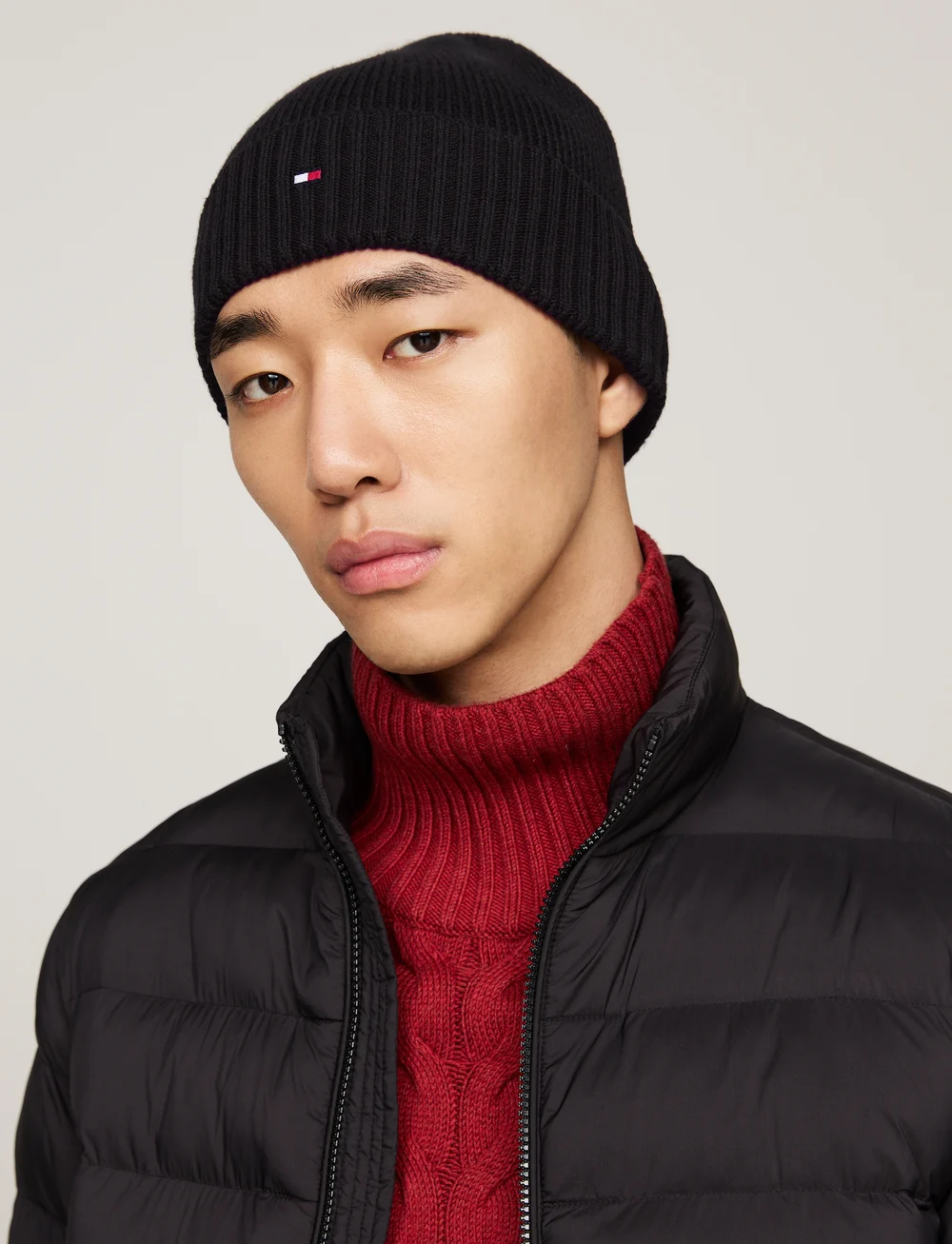 Black tommy hilfiger beanie on sale