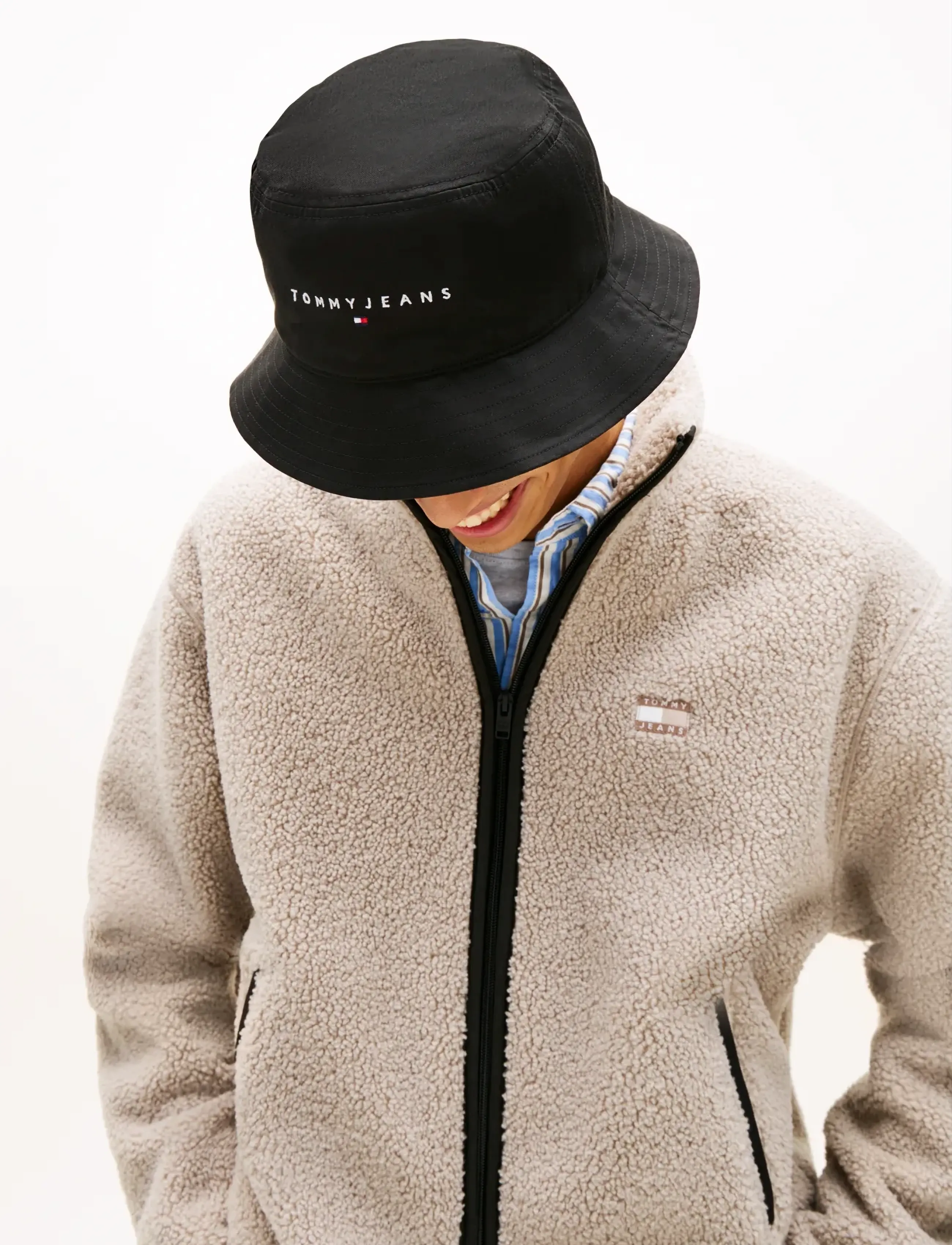 Tommy Hilfiger - TJM LINEAR LOGO BUCKET - laveste priser - black - 2