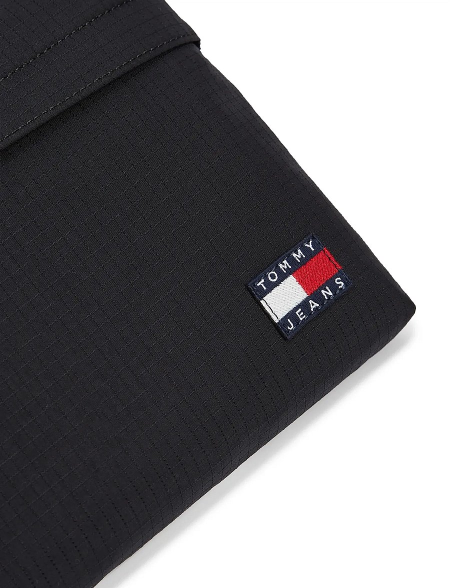 Tommy Hilfiger - TJM ESS DAILY RIPSTOP SACOCHE - shop efter anledning - black - 4