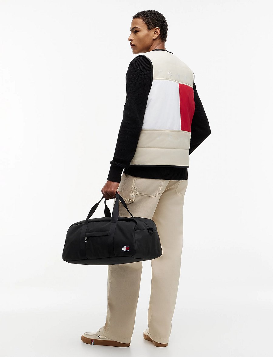 Tommy Hilfiger - TJM ESS DAILY DUFFLE - duffel bags - black - 0