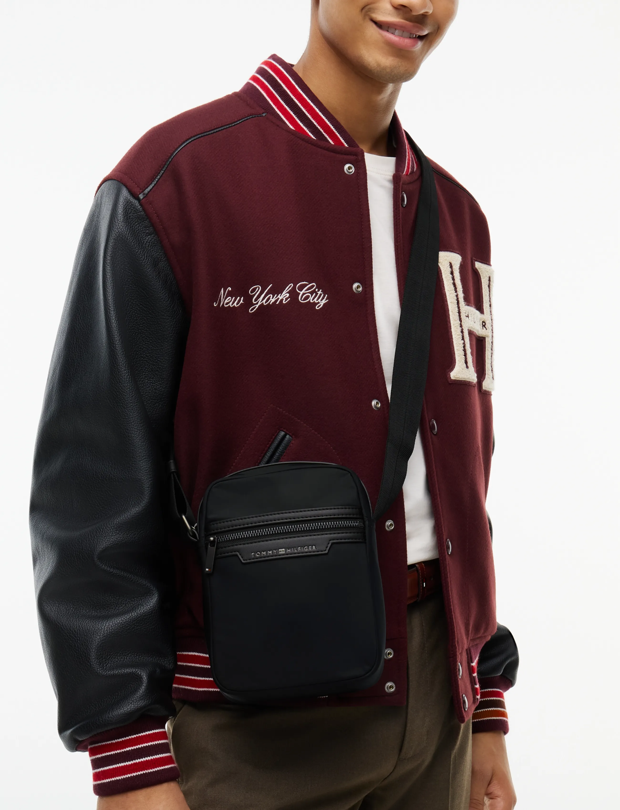 Tommy Hilfiger TH NYLON MINI REPORTER - Preppy - BLACK / black