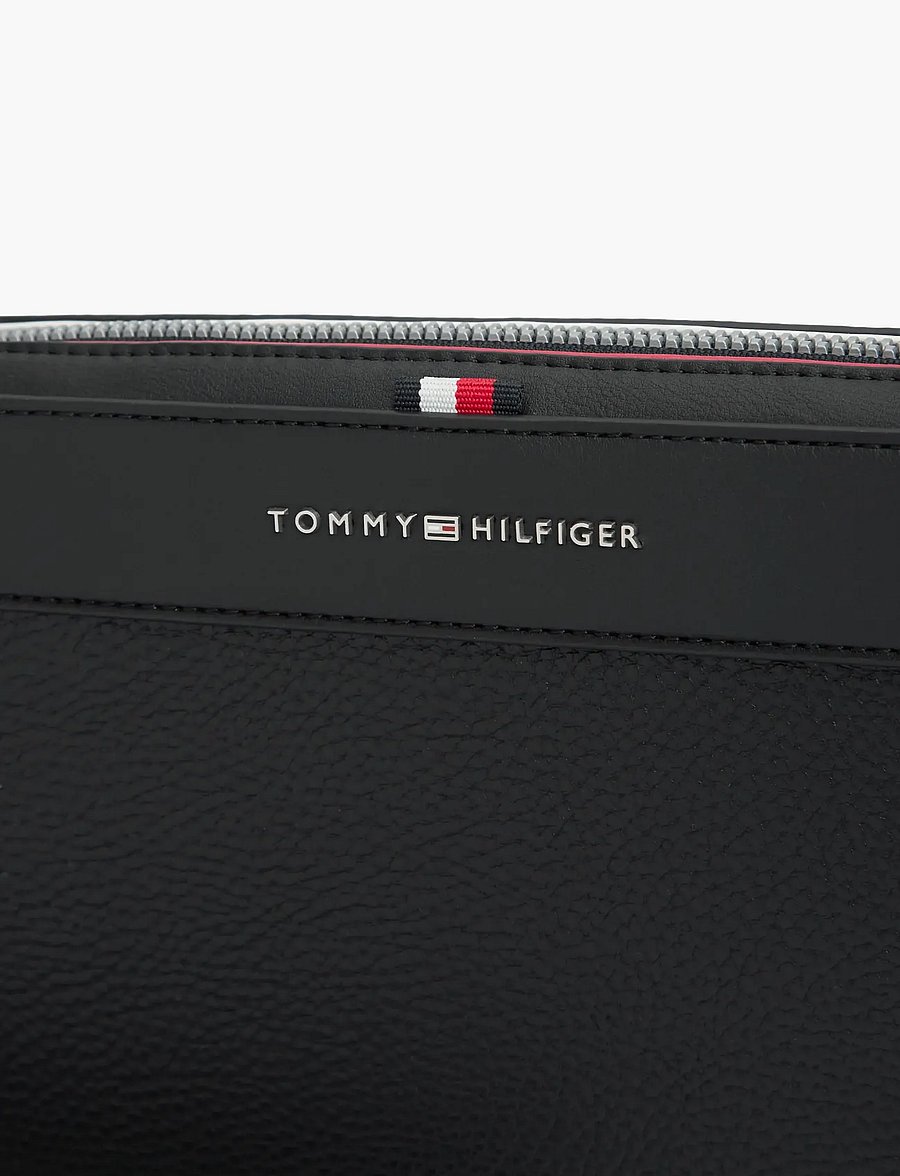 Tommy Hilfiger - TH CENTRAL POUCH - toilettenartikel - black - 2