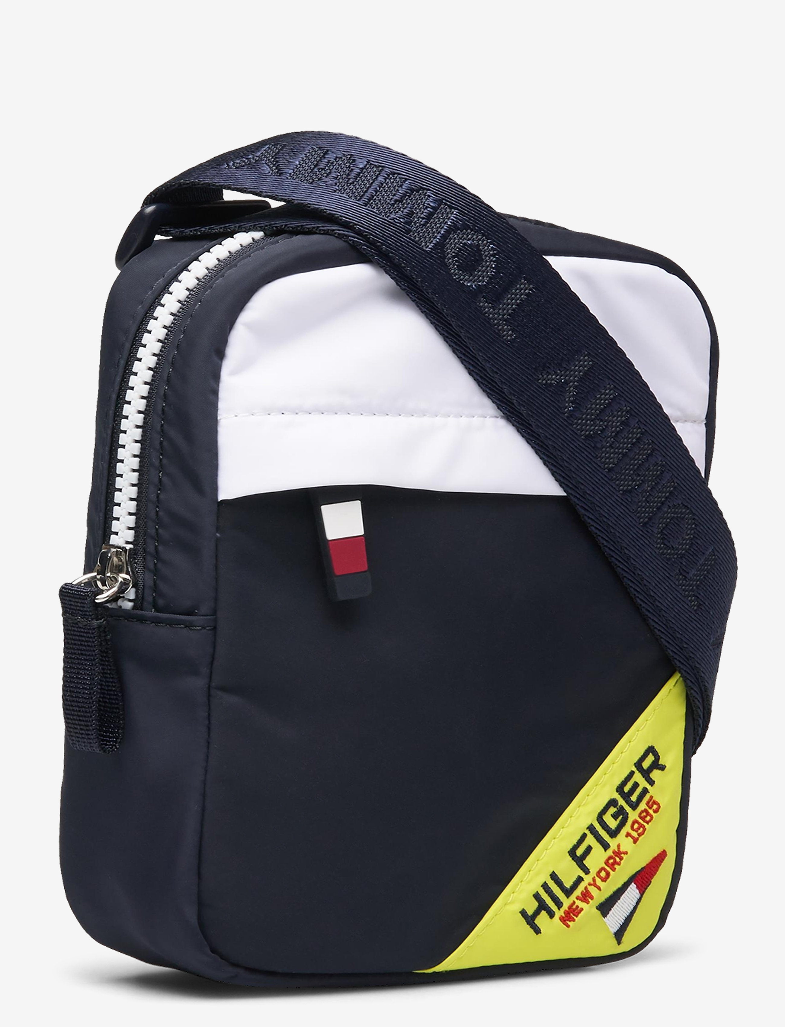 Tommy Hilfiger - KIDS SQUARE REPORTER - corporate / fluro mix - 2