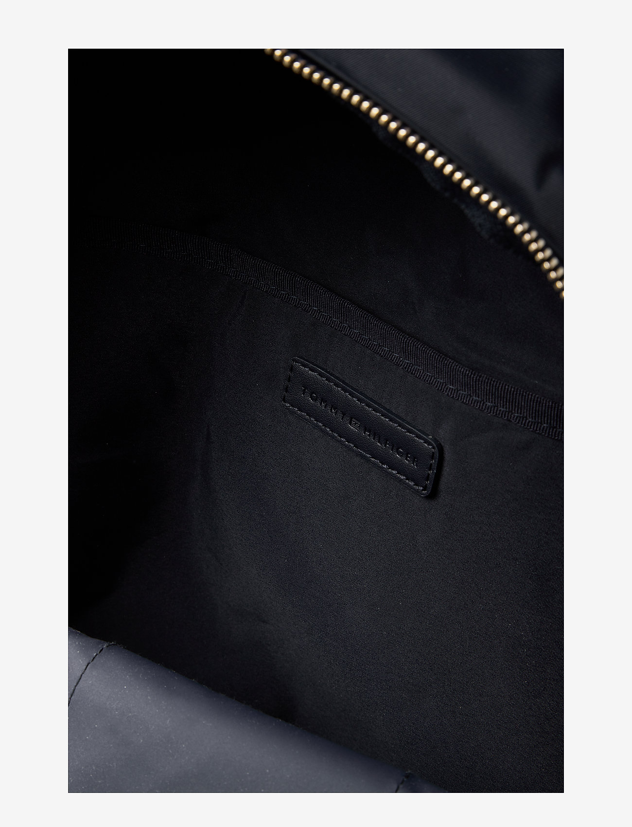 Tommy Hilfiger - POPPY BACKPACK CORP - corporate - 5