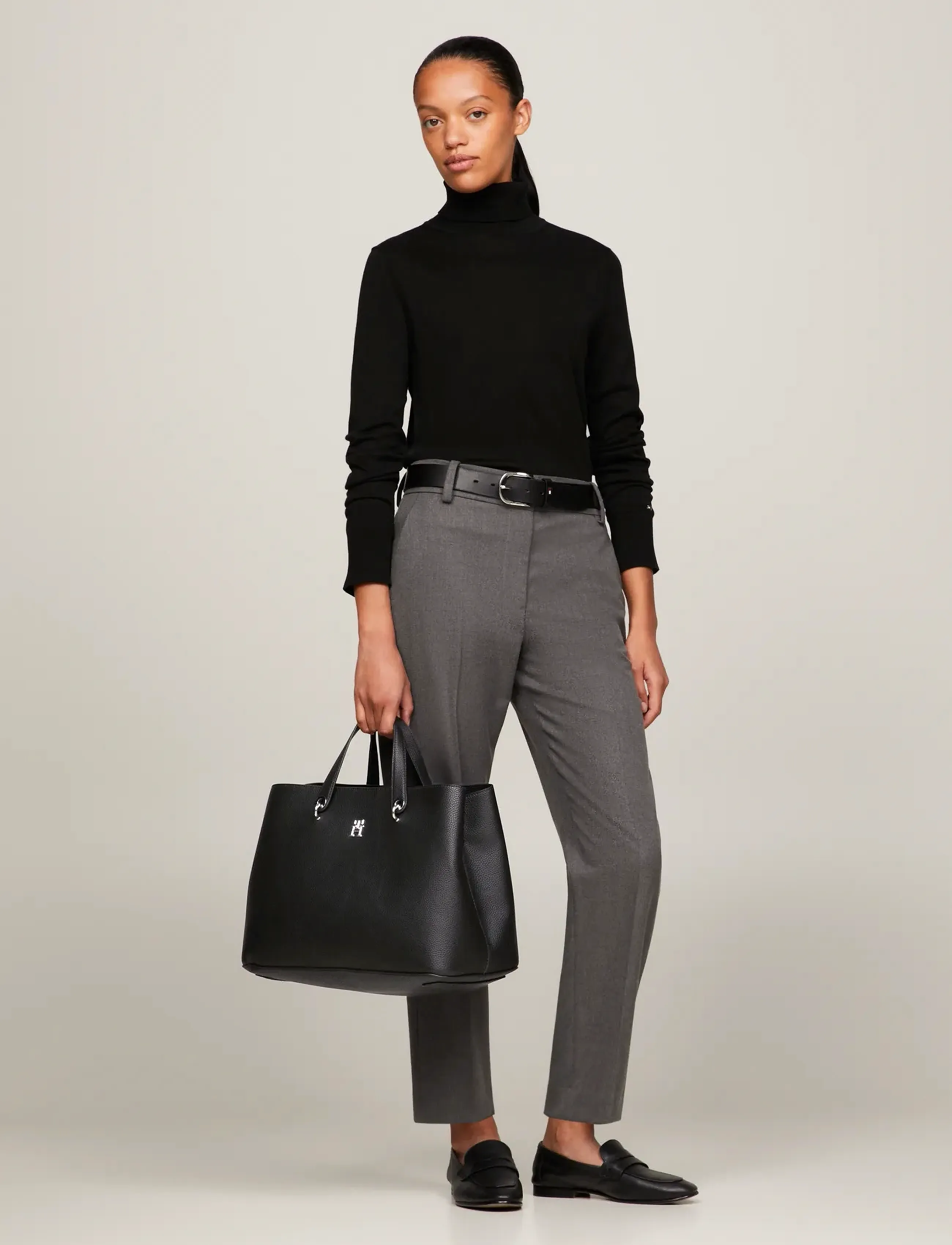 Tommy Hilfiger TH EMBLEM SATCHEL - Bags - BLACK / black
