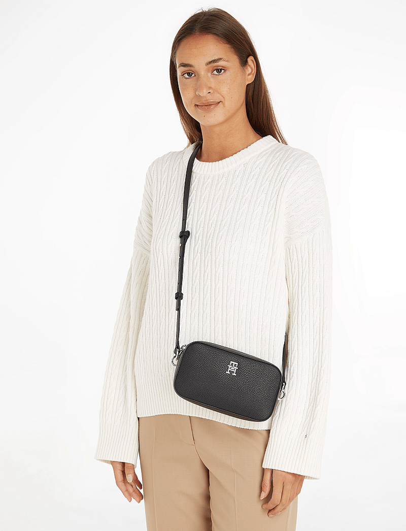 Tommy Hilfiger - TH EMBLEM CAMERA BAG - vardagsstil - black - 0