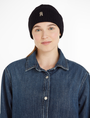 Tommy Hilfiger - TH TIMELESS BEANIE - pipot - black - 1