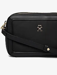 Tommy Hilfiger - TH ESSENTIAL S CROSSOVER - birthday gifts - black - 3