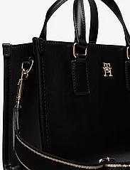 Tommy Hilfiger - TH MONOTYPE MINI TOTE - juhlamuotia outlet-hintaan - black - 3