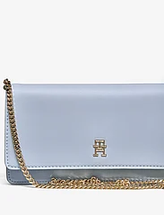 Tommy Hilfiger - TH REFINED CHAIN CROSSOVER - fødselsdagsgaver - breezy blue - 3