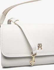 Tommy Hilfiger - TH MONOTYPE SHOULDER BAG - party wear at outlet prices - ecru - 3