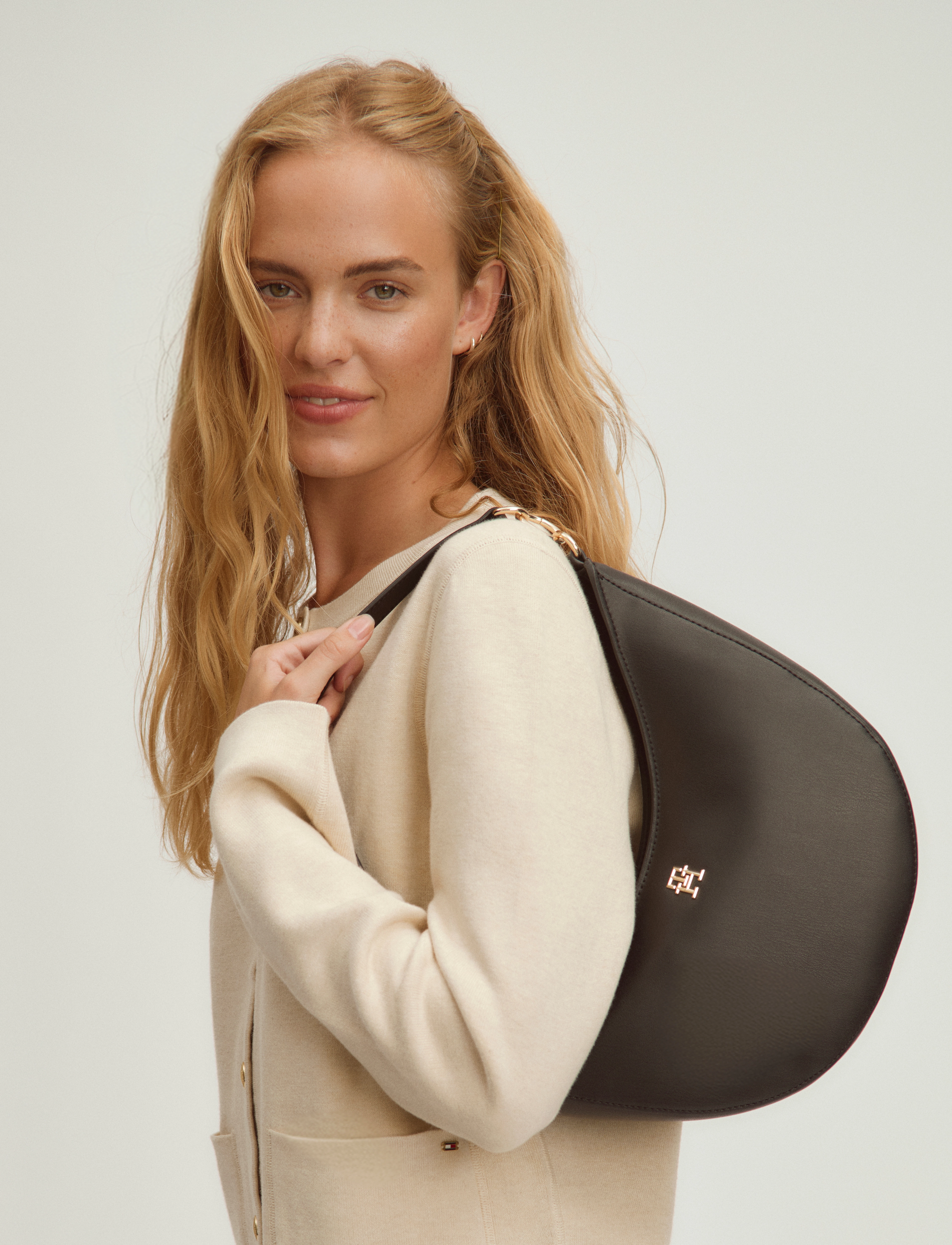 Tommy Hilfiger - TH HERITAGE SADDLE BAG - black - 1