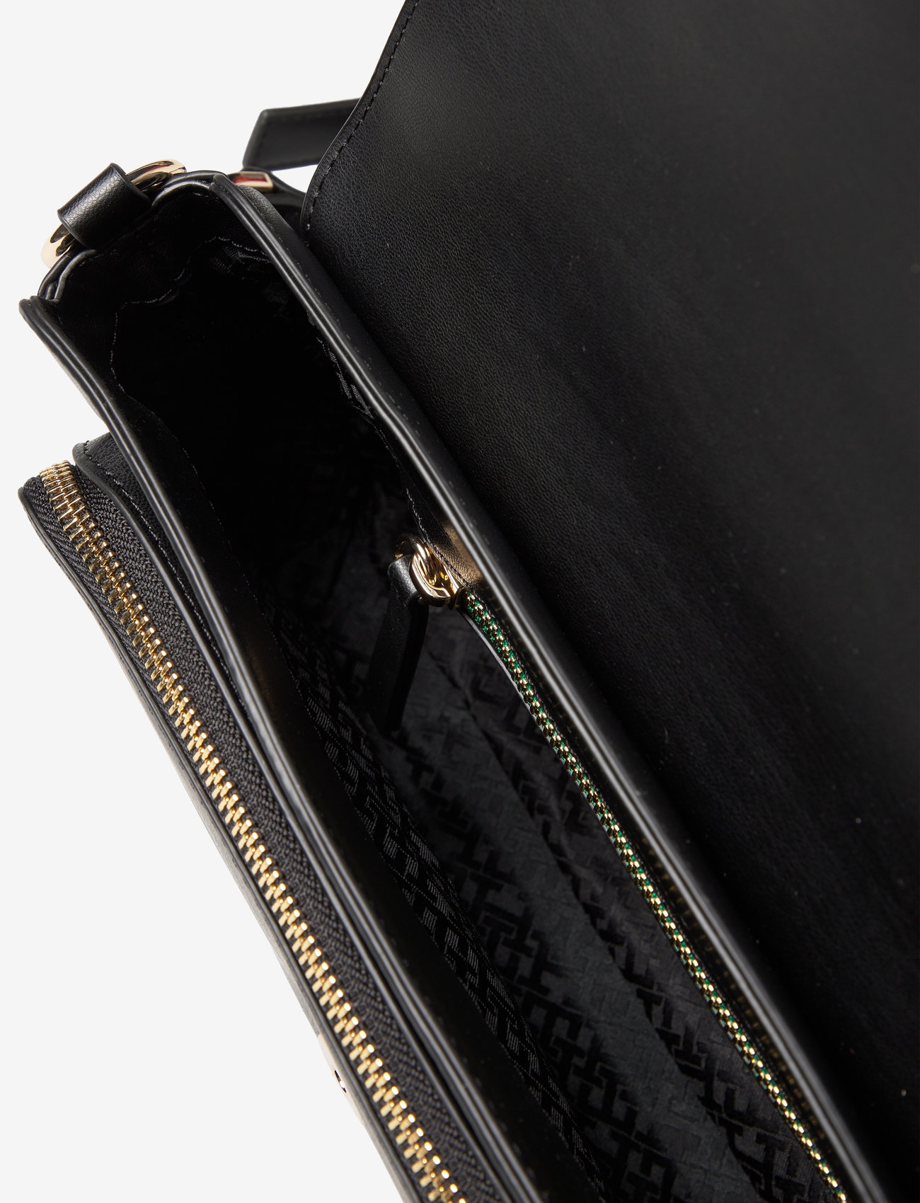 Tommy Hilfiger - TH SOFT UTILITY LRG CROSSOVER PU - black - 4