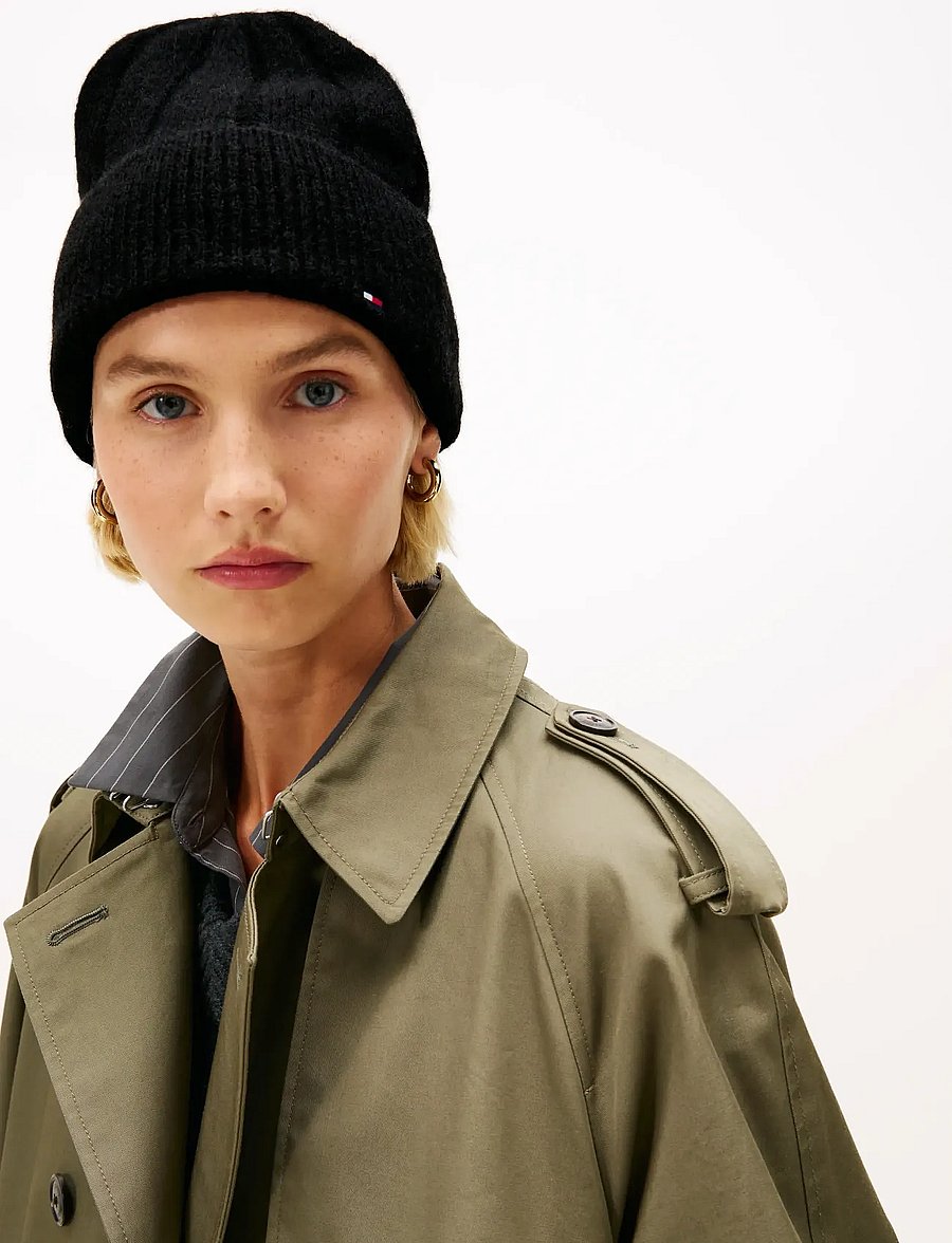 Tommy Hilfiger - TH FLAG FLUFFY BEANIE - beanies - black - 0