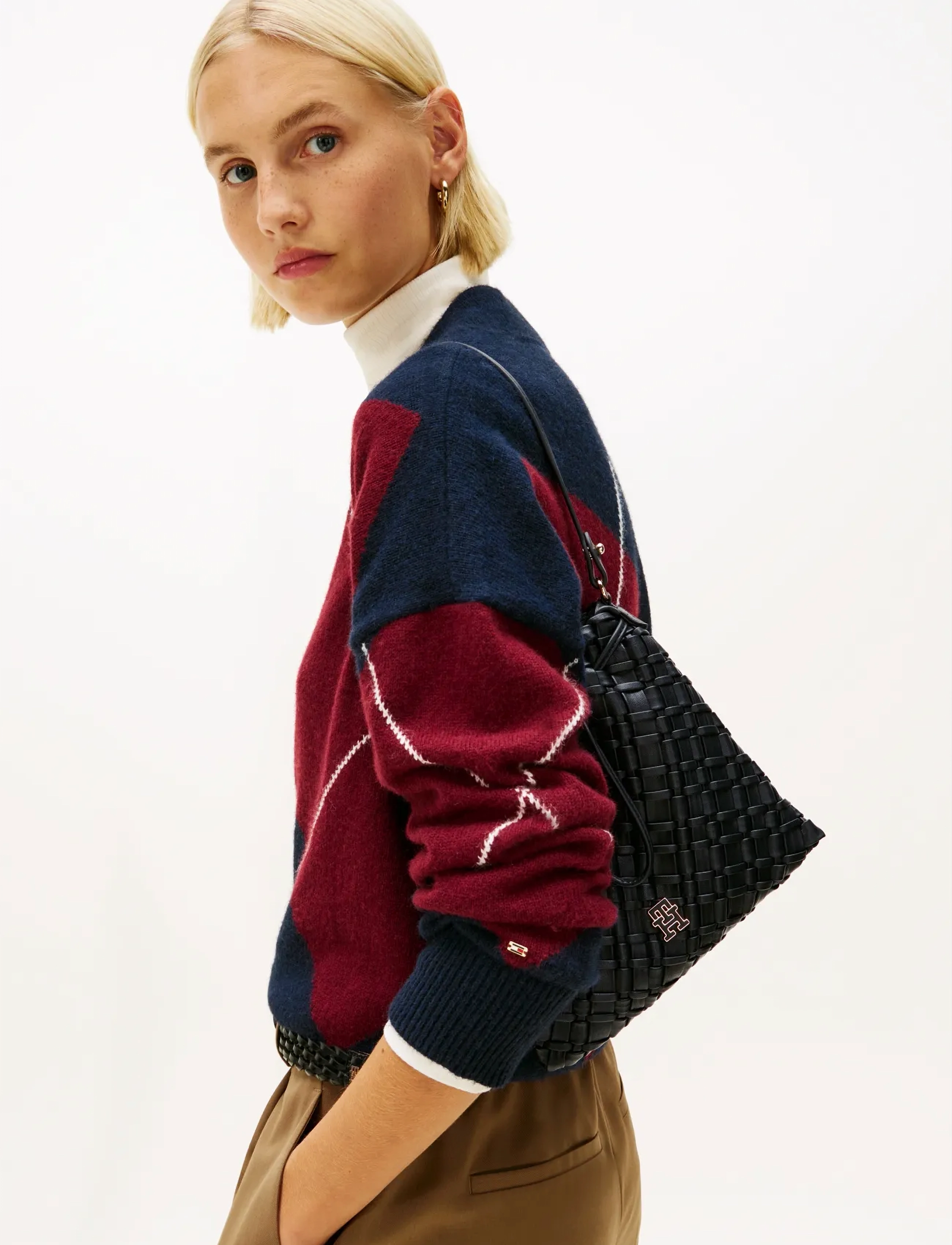 Tommy Hilfiger - TH BRAIDED SHOULDER BAG - igapäevane stiil - black - 0