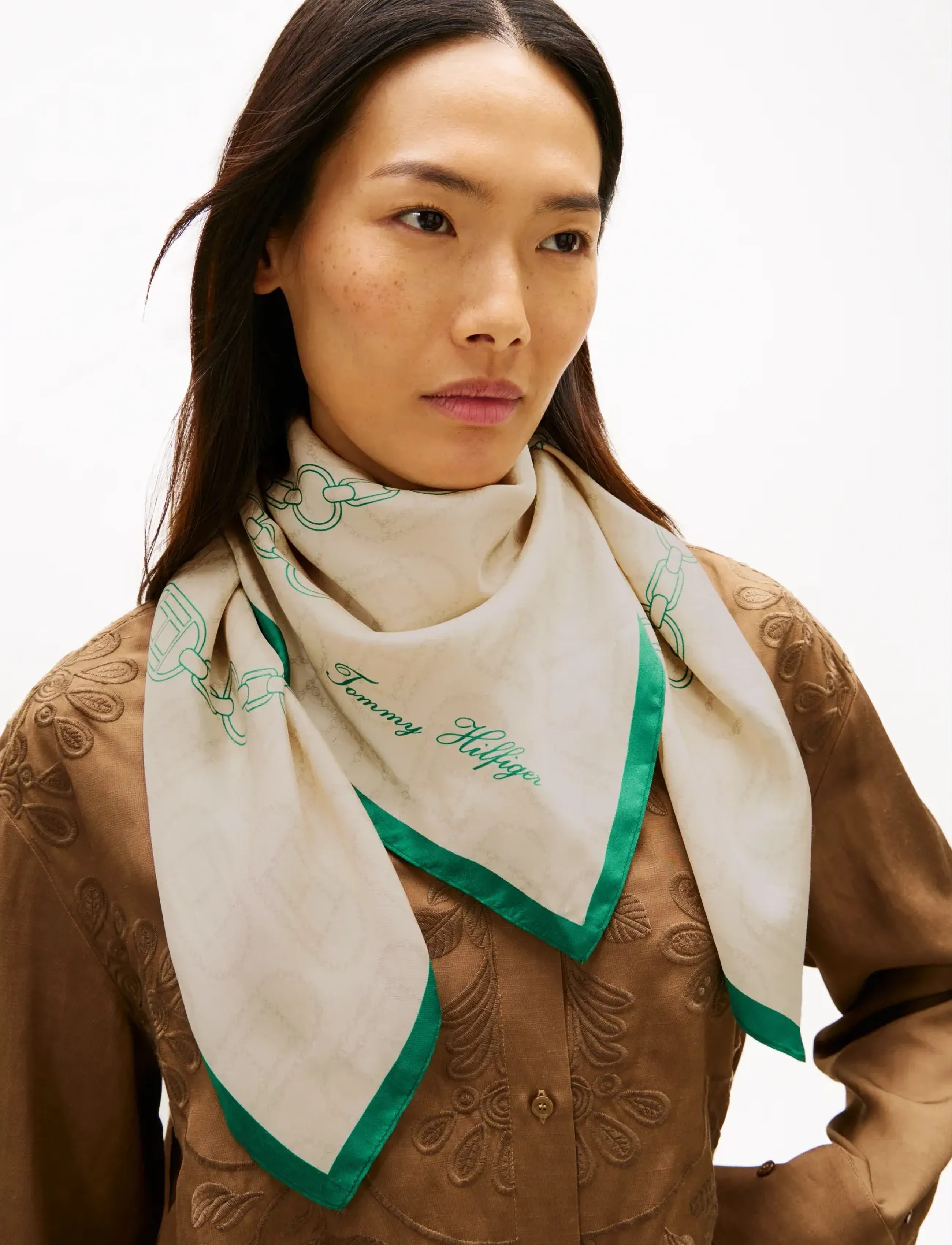 Tommy Hilfiger CHAIN SILK LARGE SCARF - Schals - SOFT CREAM  NOUVEAU GREEN / green