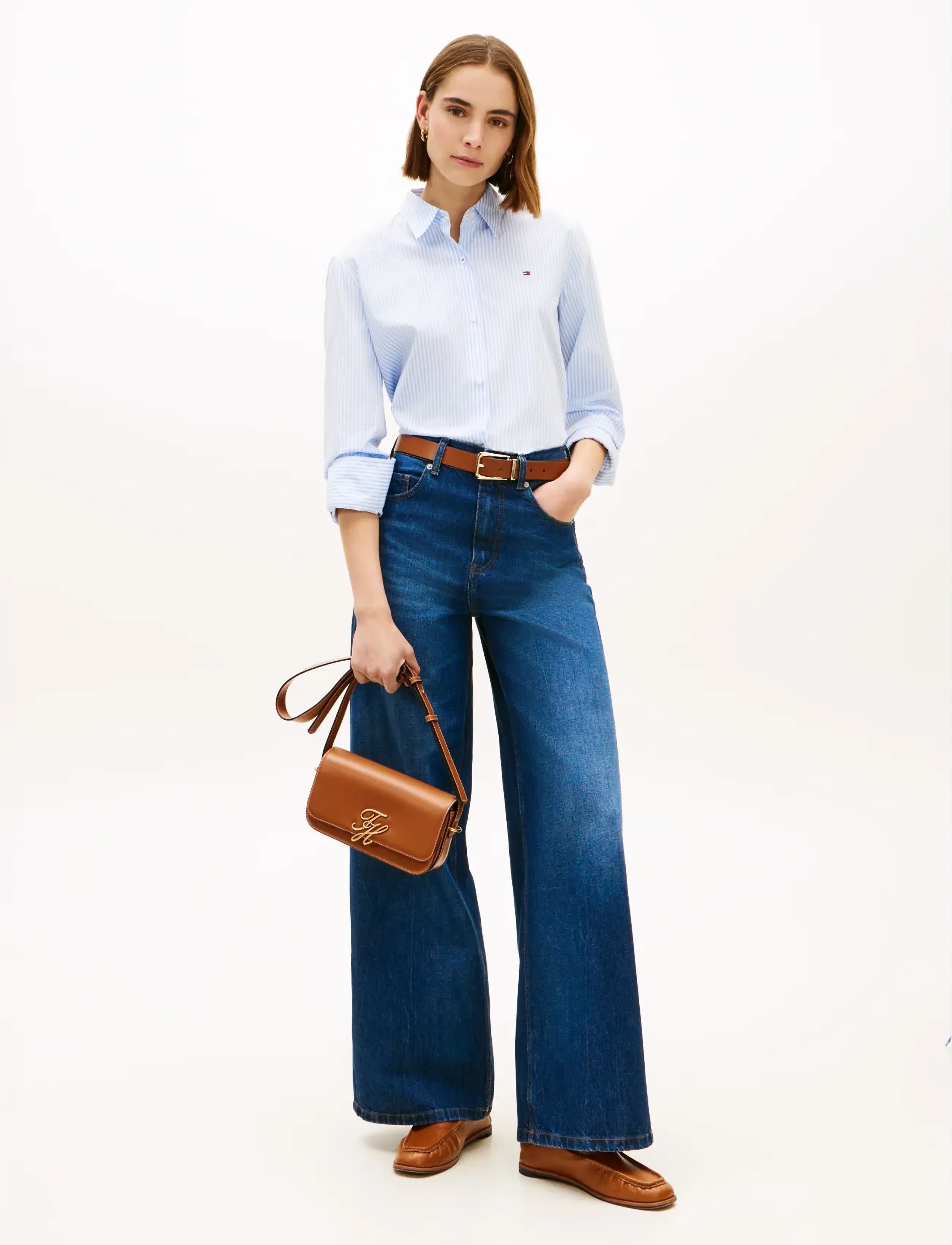 Tommy Hilfiger TH SCRIPT FLAP CROSSOVER - Bags - COGNAC / brown