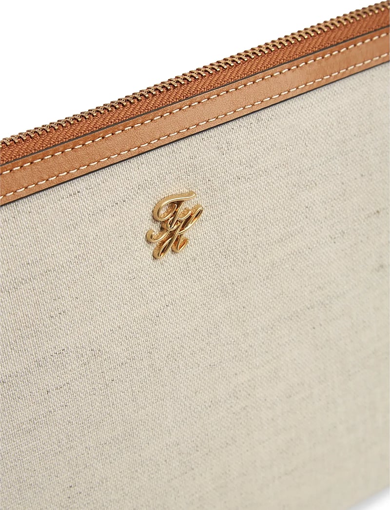Tommy Hilfiger - TH SCRIPT DAILY POUCH CANVAS - special occasions - cognac - 3