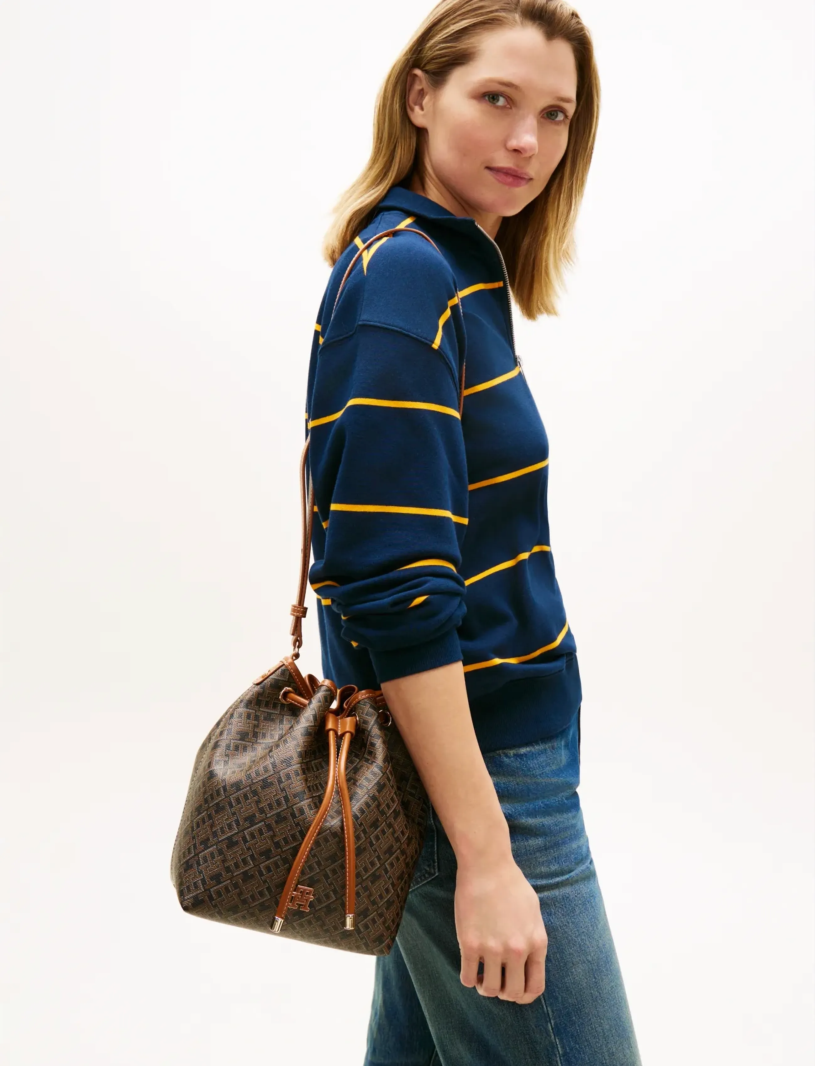 Tommy Hilfiger TH MONOPLAY BUCKET LE - Bags - BLACK MIX / brown