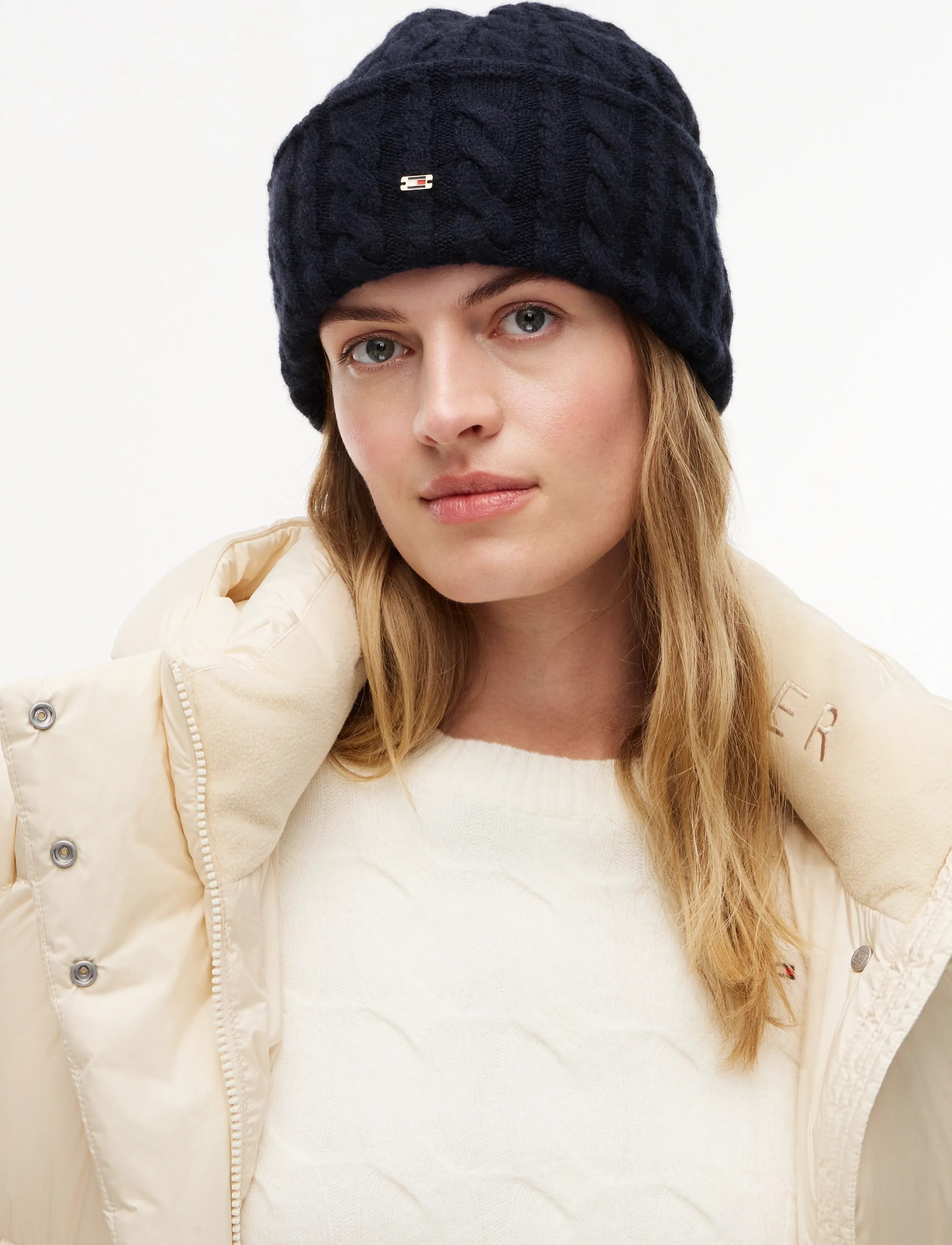 Tommy Hilfiger - ENAMEL FLAG CABLE BEANIE - kootud mütsid - space blue - 2