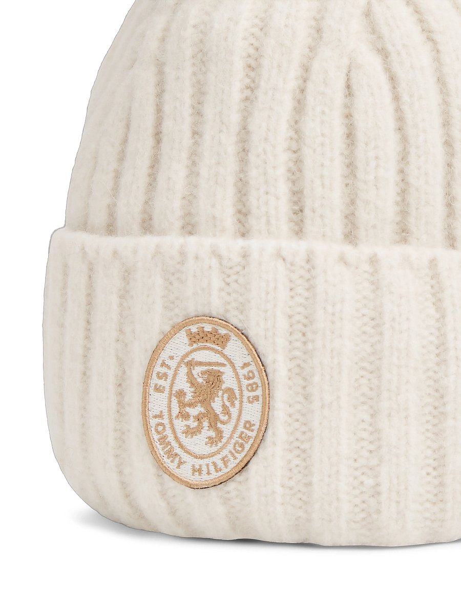 Tommy Hilfiger - TH FLAG BEANIE W/POM - mössor - sugarcane - 3