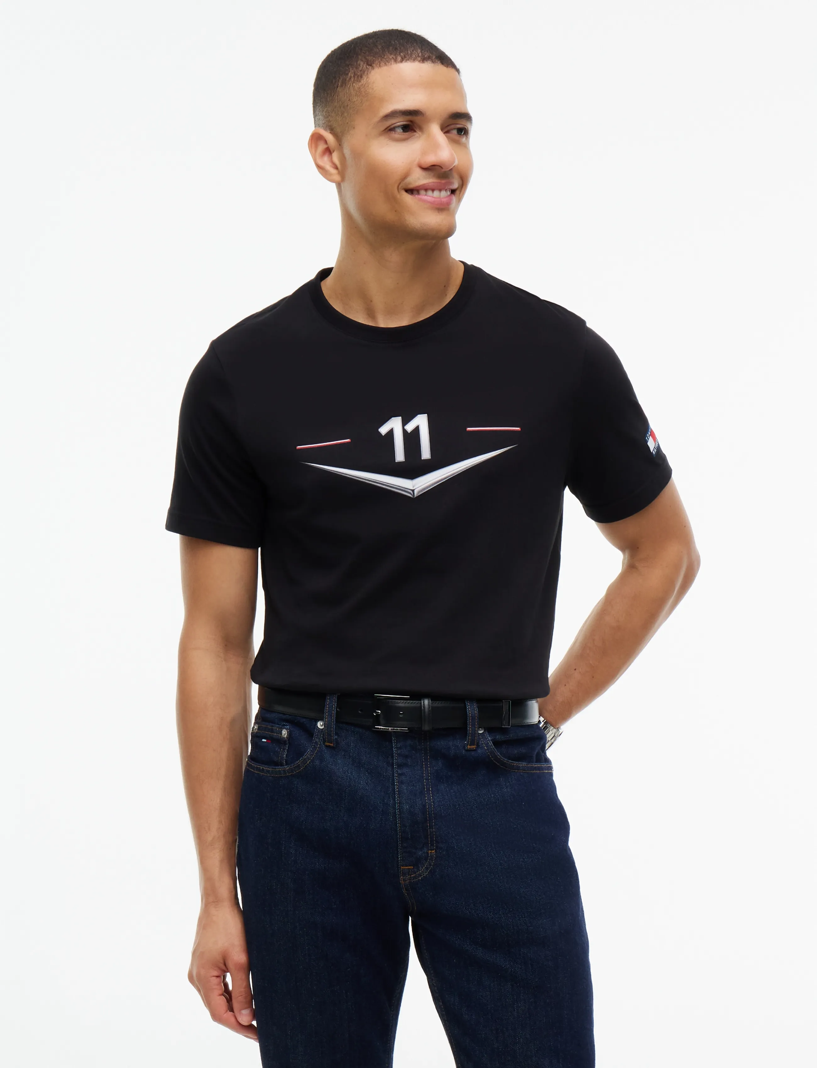 Tommy Hilfiger TH X CF1 DRIVERS CHEVRON TEE - Kläder - BLACK / black