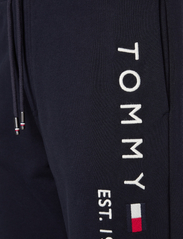 Tommy Hilfiger - TOMMY LOGO SWEATPANTS - sweatpants - desert sky - 3