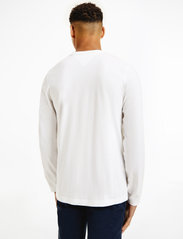 Tommy Hilfiger - TOMMY LOGO LONG SLEEVE TEE - perus t-paidat - white - 4