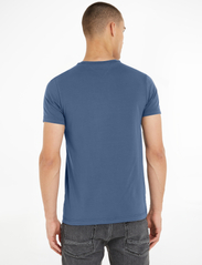 Tommy Hilfiger - STRETCH SLIM FIT TEE - basic t-shirts - faded indigo - 3