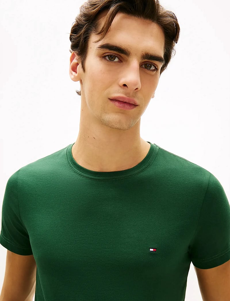 Tommy Hilfiger - STRETCH SLIM FIT TEE - kortærmede t-shirts - nocturnal green - 4